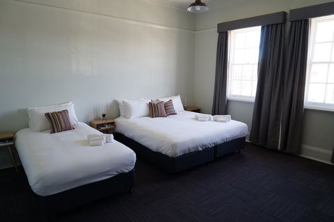 Rosehill Hotel - Accommodation Yamba 0