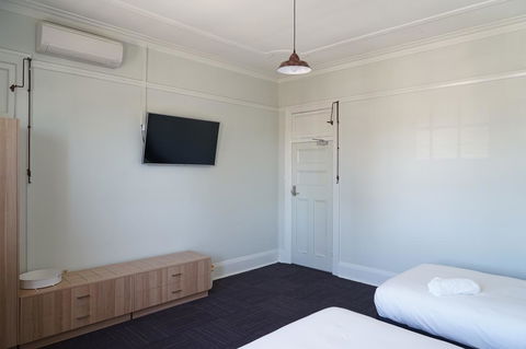 Rosehill Hotel - Accommodation Yamba 4