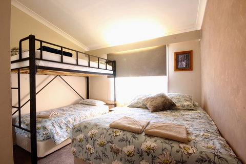 Full Circle Apartments - Accommodation Yamba 4