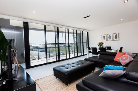 Brand New Executive Apartment - Accommodation Yamba 21