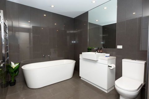 Brand New Executive Apartment - Accommodation Yamba 10