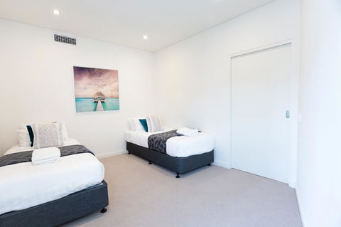 Brand New Executive Apartment - Accommodation Yamba 15