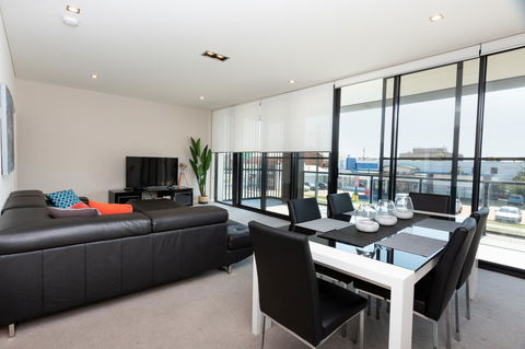 Brand New Executive Apartment - Accommodation Yamba 3