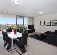 The Junction Palais - Modern and Spacious 2BR Bondi Junction Apartment Close to Everything - Accommodation Yamba