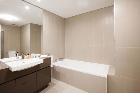The Junction Palais - Modern And Spacious 2BR Bondi Junction Apartment Close To Everything - Accommodation Yamba 3