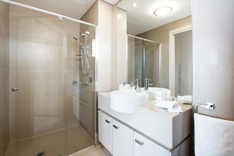 The Junction Palais - Modern And Spacious 2BR Bondi Junction Apartment Close To Everything - Accommodation Yamba 2