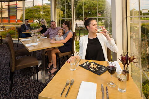 Best Western Plus Hovell Tree Inn - Accommodation Yamba 25