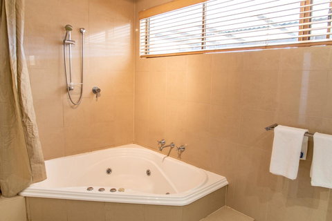 Belmont - Accommodation Yamba 11