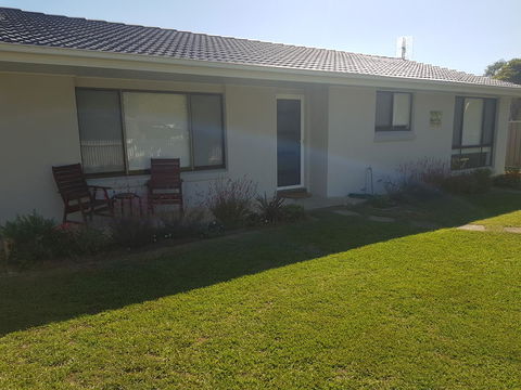 Golden Hill Cottage - Accommodation Yamba 2