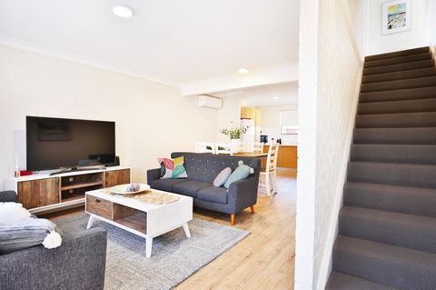 Abode @ Culburra - Pet Friendly - 4 Mins To Beach - Accommodation Yamba 7