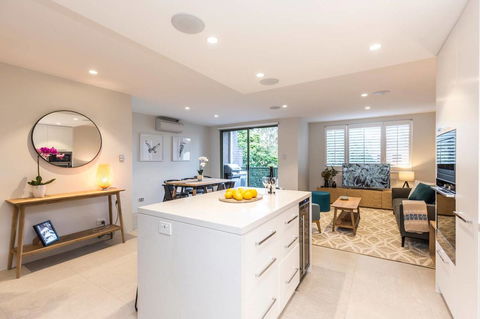 Nobbs Â· Executive 2 Storey Sydney Apartment With Pool - Accommodation Yamba 2