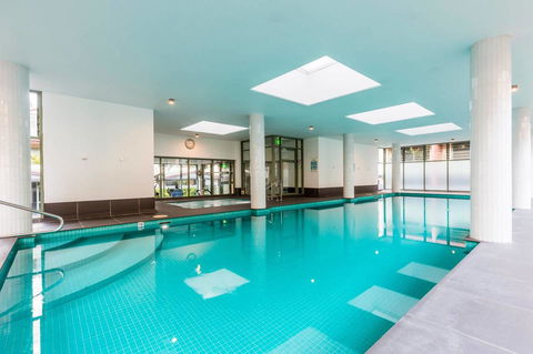 Nobbs Â· Executive 2 Storey Sydney Apartment With Pool - Accommodation Yamba 13