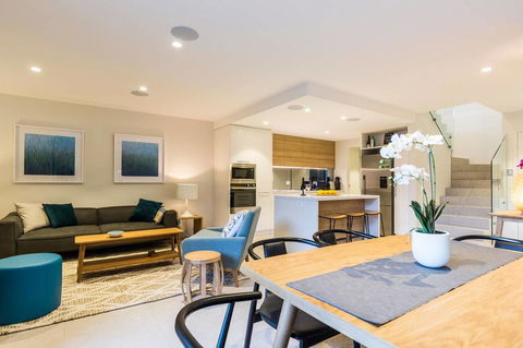 Nobbs Â· Executive 2 Storey Sydney Apartment With Pool - Accommodation Yamba 1