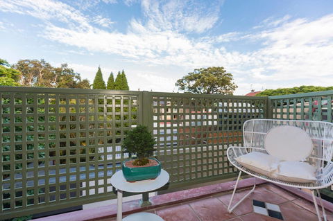 Nobbs Â· Executive 2 Storey Sydney Apartment With Pool - Accommodation Yamba 15