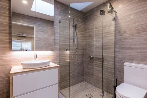 Nobbs Â· Executive 2 Storey Sydney Apartment With Pool - Accommodation Yamba 7