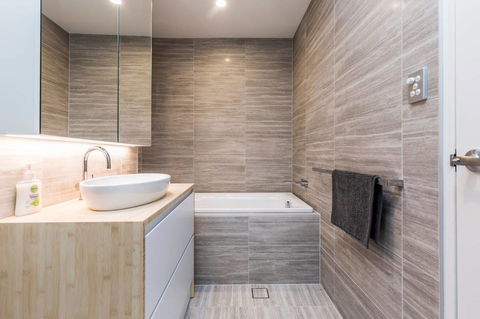 Nobbs Â· Executive 2 Storey Sydney Apartment With Pool - Accommodation Yamba 8