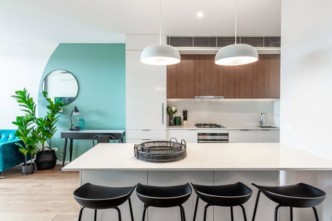 Large Light Luxe 3BDR 2BA Free Parking - Walk To Sydney Uni And RPA - Accommodation Yamba 5