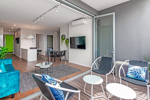 Large Light Luxe 3BDR 2BA Free Parking - Walk To Sydney Uni And RPA - Accommodation Yamba 1