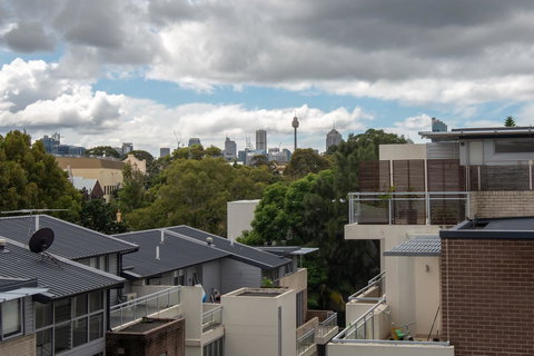 Large Light Luxe 3BDR 2BA Free Parking - Walk To Sydney Uni And RPA - Accommodation Yamba 2