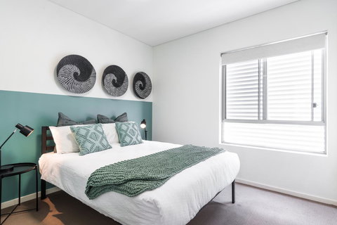 Large Light Luxe 3BDR 2BA Free Parking - Walk To Sydney Uni And RPA - Accommodation Yamba 6