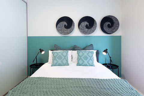 Large Light Luxe 3BDR 2BA Free Parking - Walk To Sydney Uni And RPA - Accommodation Yamba 7