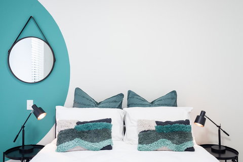 Large Light Luxe 3BDR 2BA Free Parking - Walk To Sydney Uni And RPA - Accommodation Yamba 9