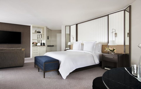 Four Seasons Hotel Sydney - Accommodation Yamba 2