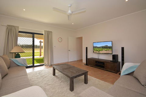 JE Guesthouse, Central To All The Hunter Valley Has To Offer - Accommodation Yamba 4
