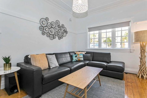 Seaspray - Manly Beach Apartment Close To The Sand - Accommodation Yamba 5