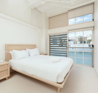 Waterfront Apartment on Sydney Harbour - Accommodation Yamba