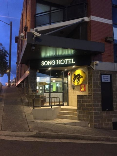 Hotel Hacienda - Accommodation Yamba 0