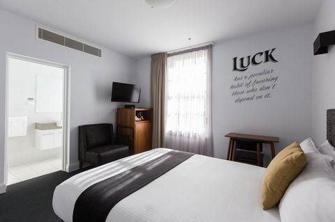 The Lucky Hotel - Accommodation Yamba 24