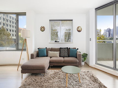 Lower Bridge And Sails - Executive 2BR Darlinghurst Apartment With Balcony And Rooftop Views - Accommodation Yamba 4