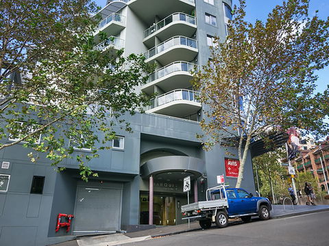 Lower Bridge And Sails - Executive 2BR Darlinghurst Apartment With Balcony And Rooftop Views - Accommodation Yamba 14