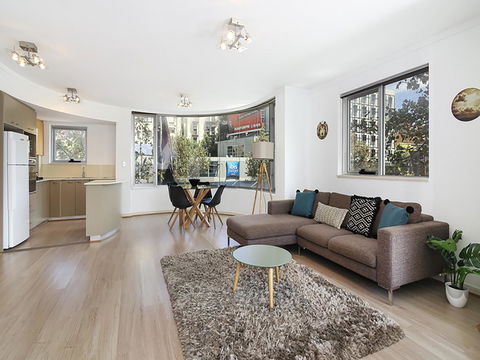 Lower Bridge And Sails - Executive 2BR Darlinghurst Apartment With Balcony And Rooftop Views - Accommodation Yamba 0