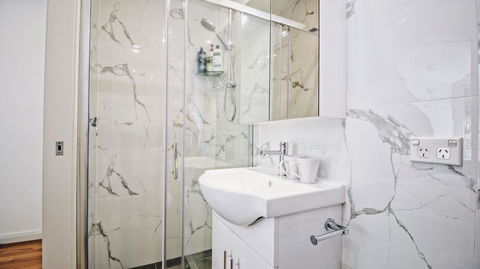 Cozy 5 Bed House In Sydney - Accommodation Yamba 16