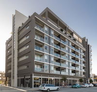 Honeysuckle Executive Apartments - Accommodation Yamba