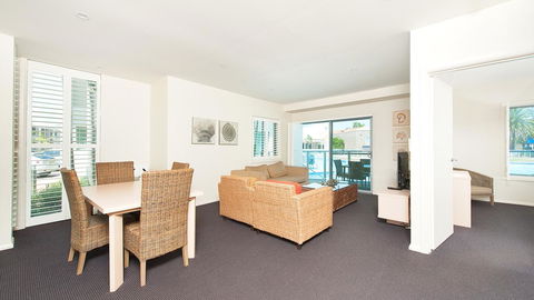 Pacific Blue, Salamander Bay - Accommodation Yamba 35