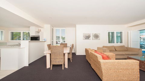 Pacific Blue, Salamander Bay - Accommodation Yamba 33