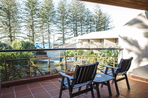 Beach Hotel Resort - Accommodation Yamba 2