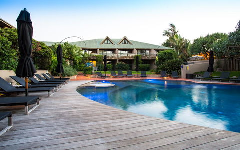 Beach Hotel Resort - Accommodation Yamba 0