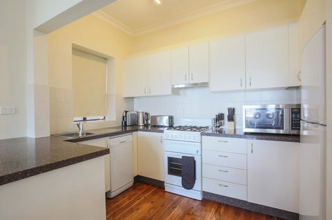 Ultimate Bondi Escape #2 - A Bondi Beach Holiday Home - Accommodation Yamba 4