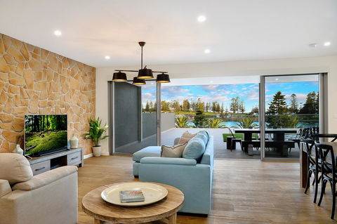 Belle Vue- Penthouse At Black Beach - Accommodation Yamba 1
