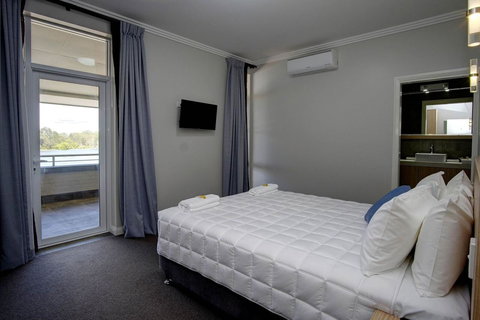 Lakes And Ocean Hotel Forster - Accommodation Yamba 12