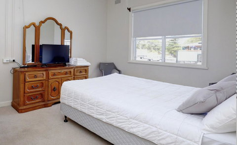 Lakes And Ocean Hotel Forster - Accommodation Yamba 1