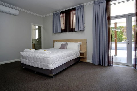 Lakes And Ocean Hotel Forster - Accommodation Yamba 19