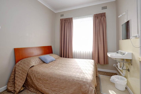 Lakes And Ocean Hotel Forster - Accommodation Yamba 9