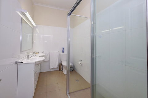 Lakes And Ocean Hotel Forster - Accommodation Yamba 2