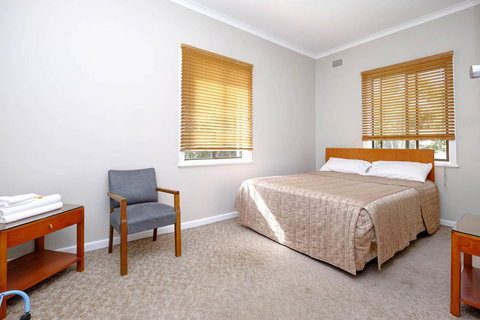 Lakes And Ocean Hotel Forster - Accommodation Yamba 8