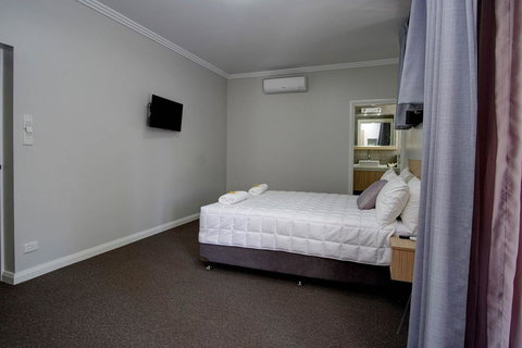 Lakes And Ocean Hotel Forster - Accommodation Yamba 17